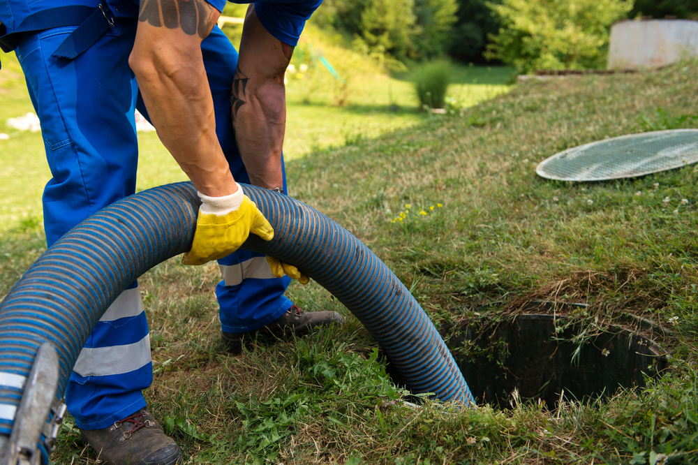 Septic tank cleaning equipment