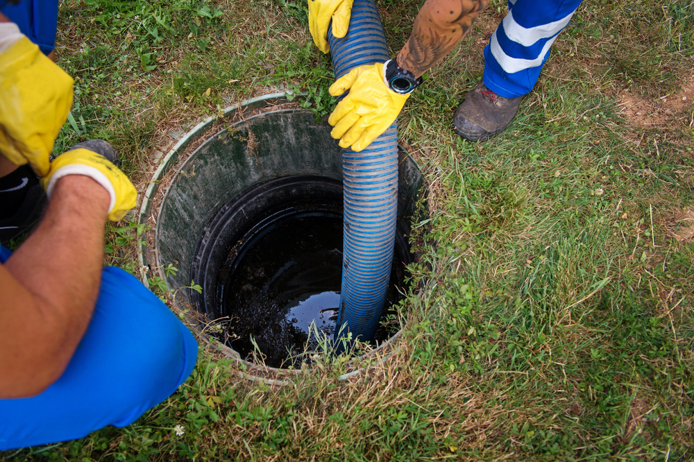 Septic tank pumping service