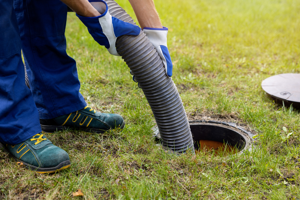 Residential septic system access risers
